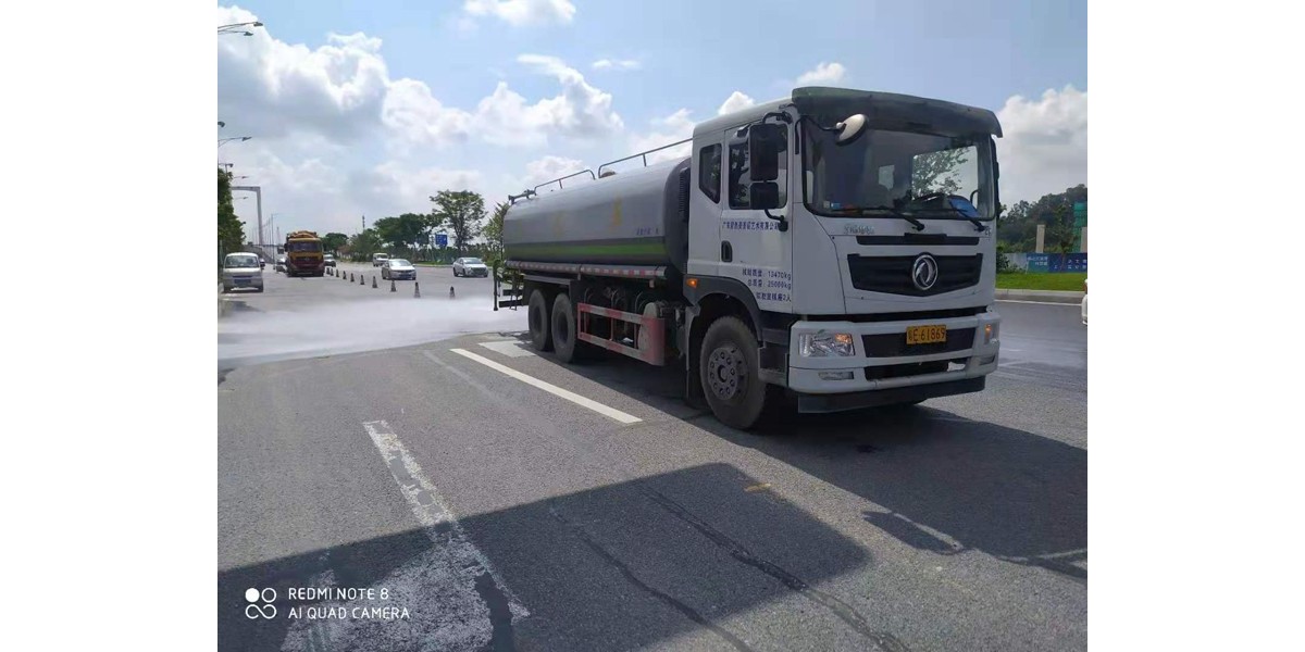 三龍灣大道及相連道路環(huán)衛(wèi)管養(yǎng)和全線灑水降塵項目